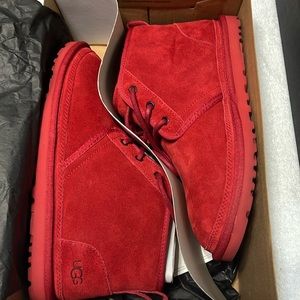N Neumel M3236 Ugg Red fluffy original packaging